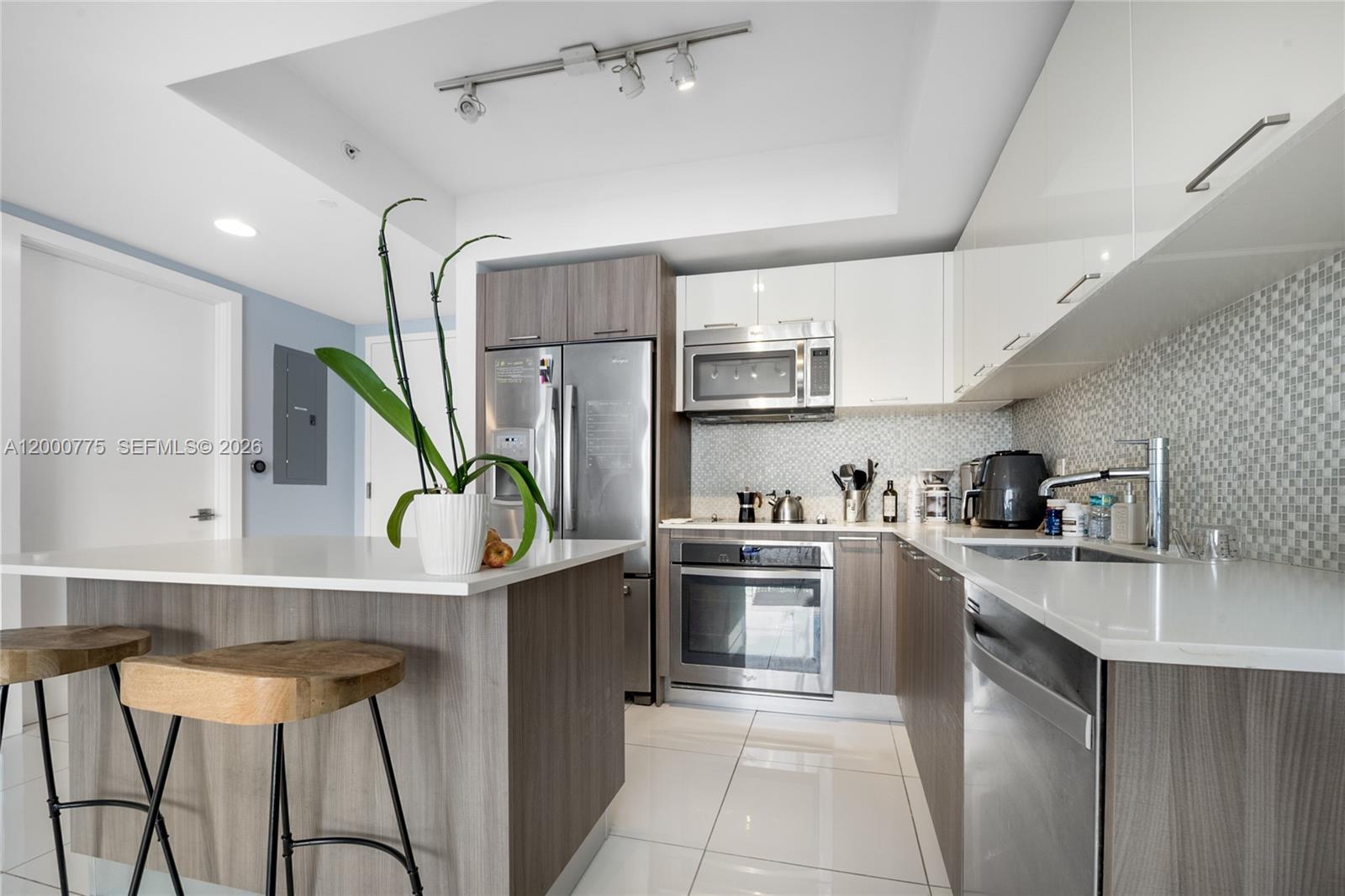 5252 PASEO CONDO - Residential Lease