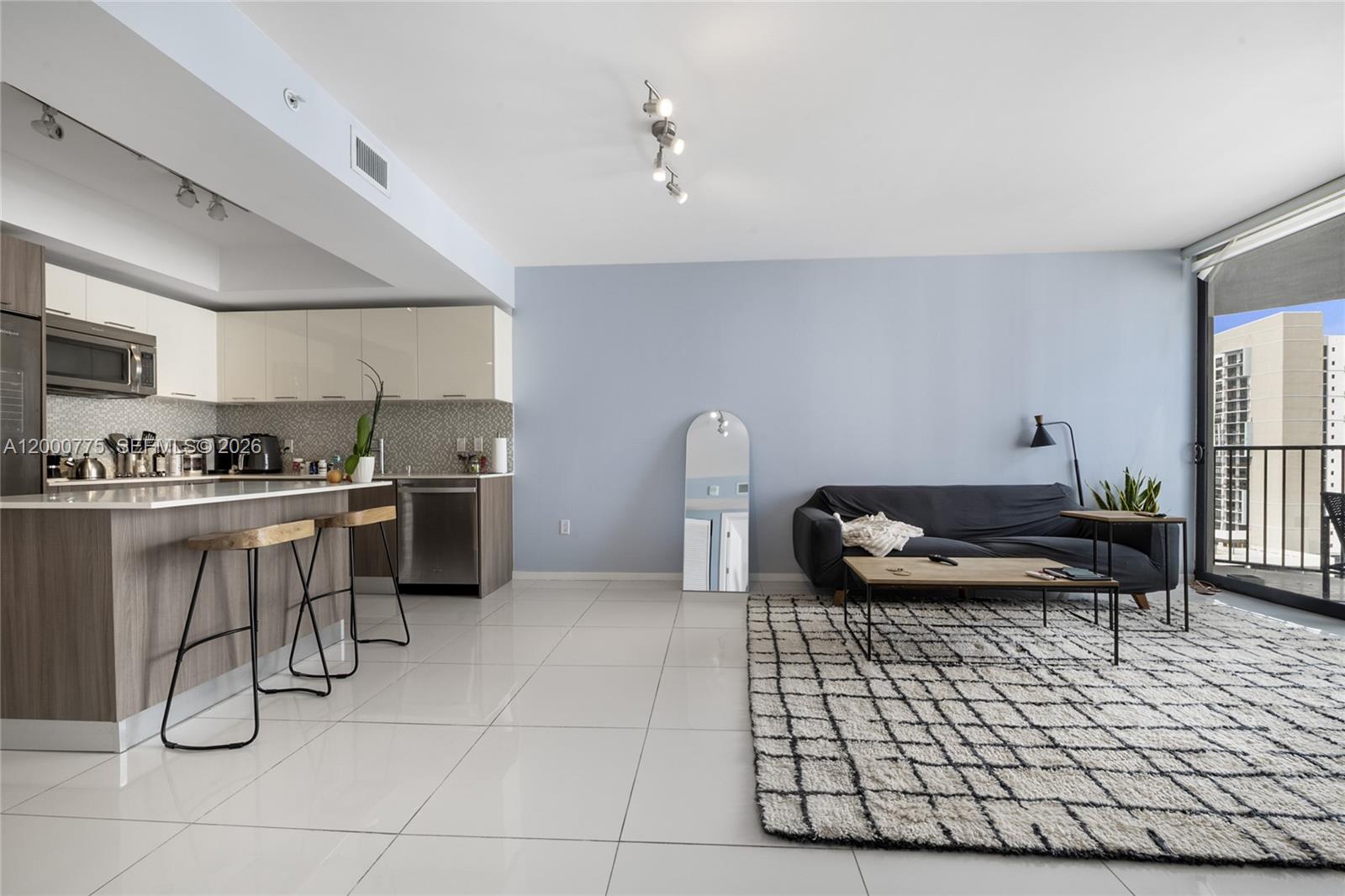 5252 PASEO CONDO - Residential Lease