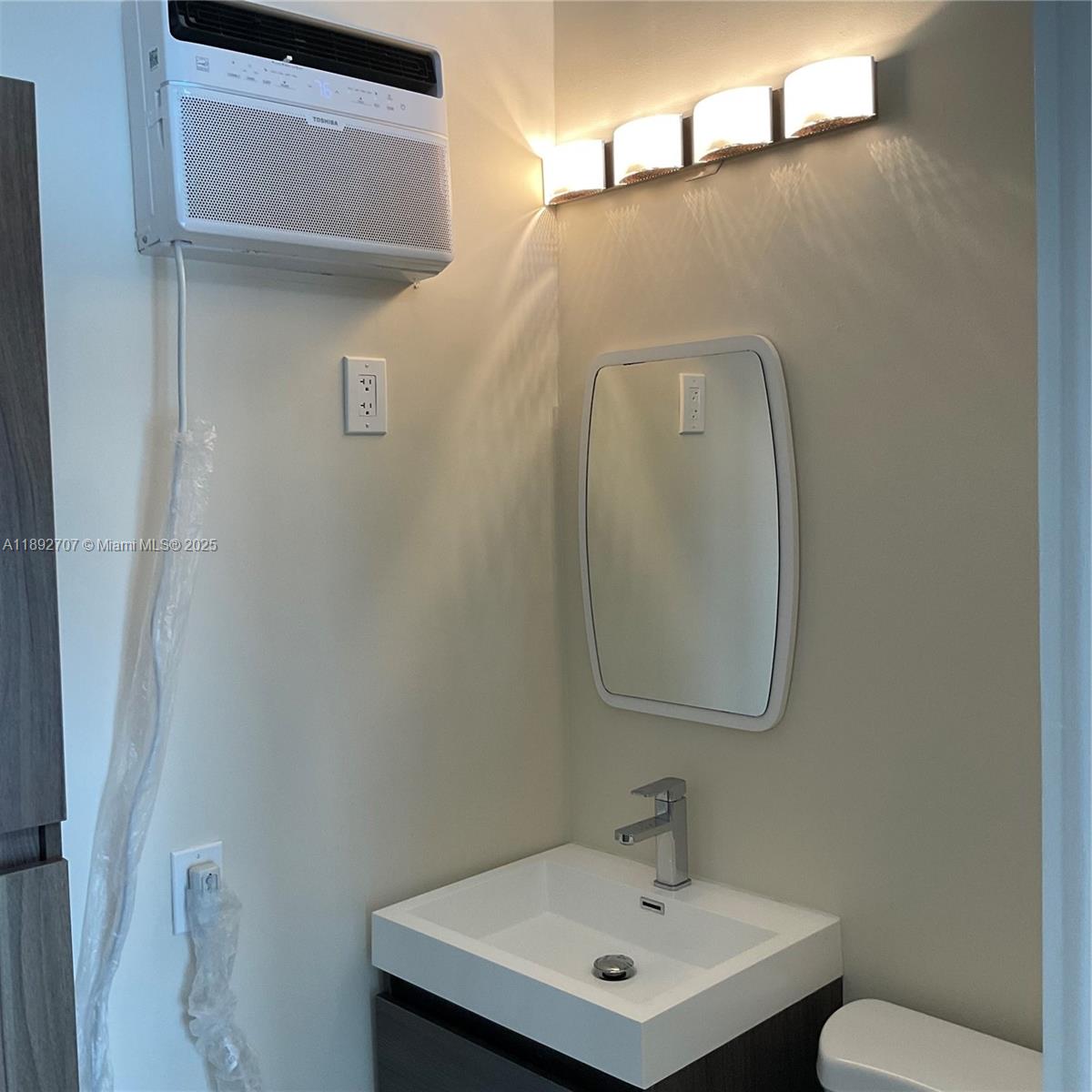 OCEANIA III CONDO - Residential