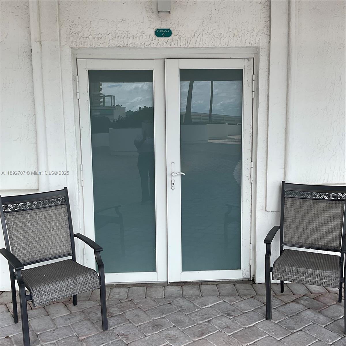 16485 Collins Ave Cabana 9