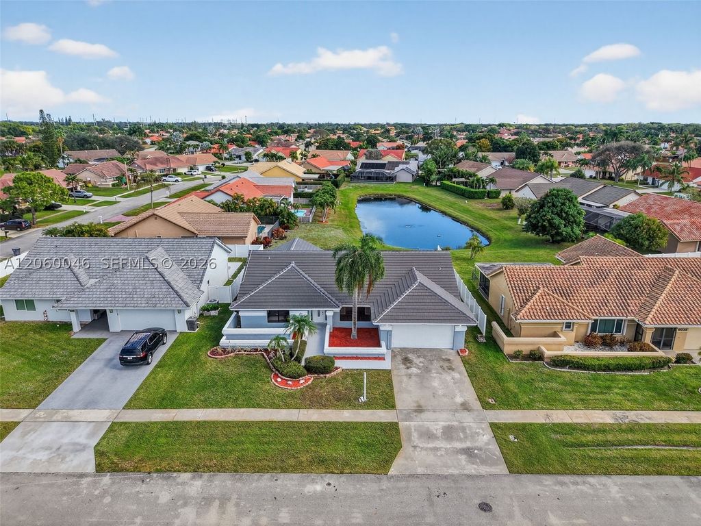 Photo of 6043 Sunberry Circle, Boynton Beach, FL 33437 (MLS # A12060046)