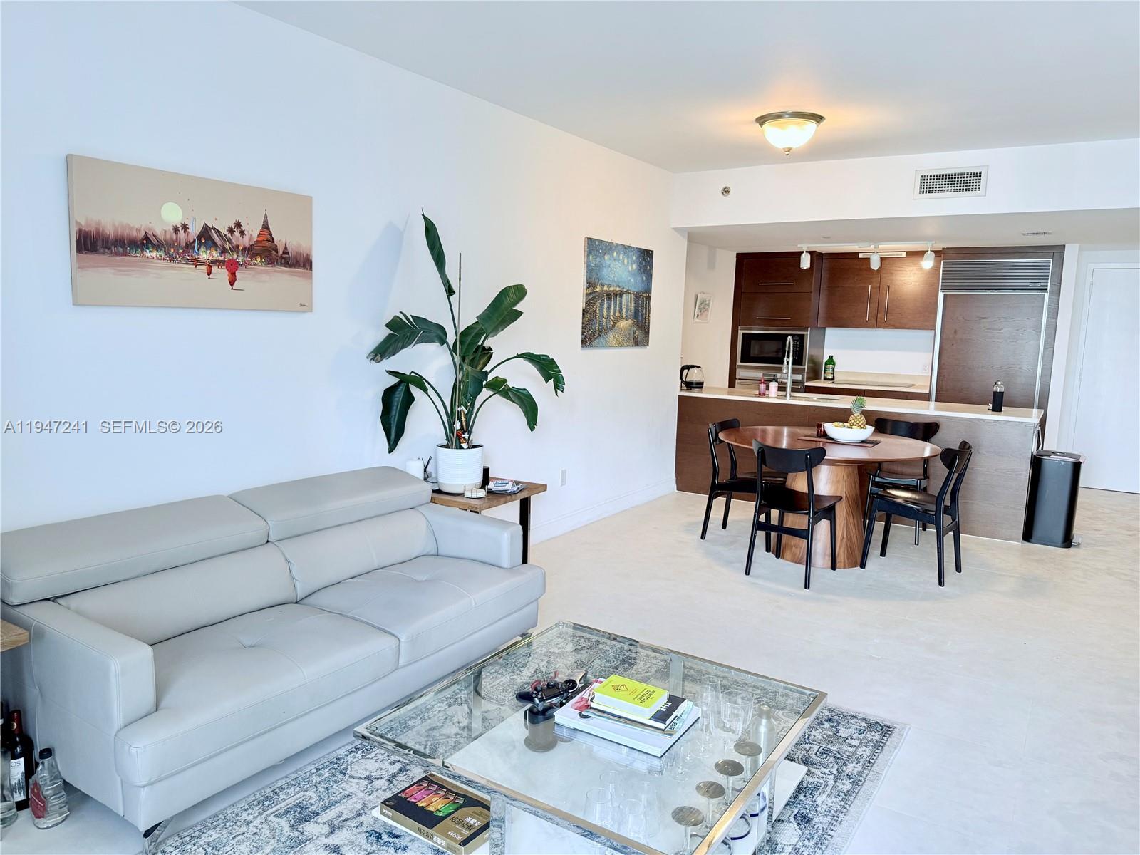 ICONBRICKELL CONDO NO 1 - Residential