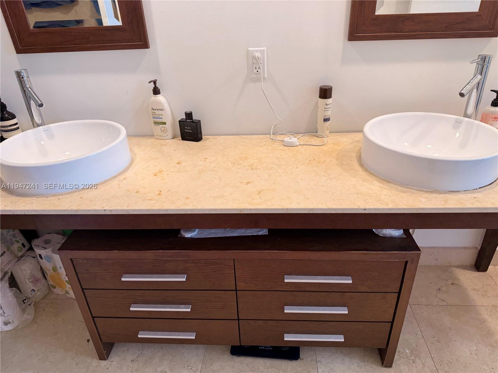 ICONBRICKELL CONDO NO 1 - Residential