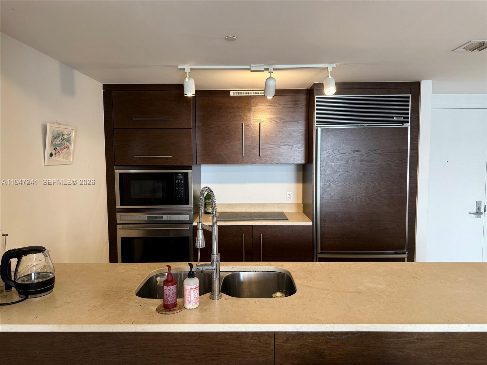 ICONBRICKELL CONDO NO 1 - Residential