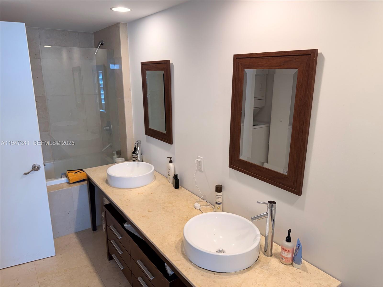 ICONBRICKELL CONDO NO 1 - Residential