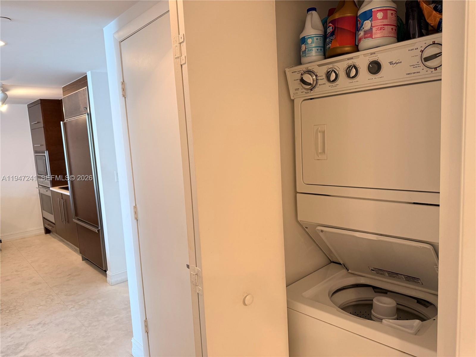 ICONBRICKELL CONDO NO 1 - Residential