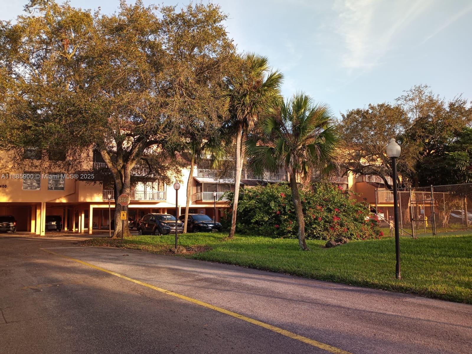 LAGO WEST CONDOMINIUM B - Residential