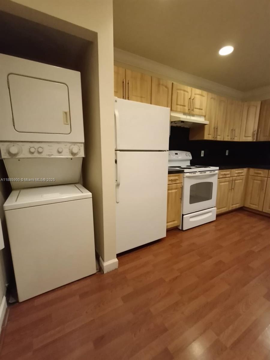 LAGO WEST CONDOMINIUM B - Residential