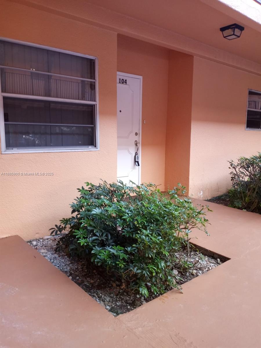 LAGO WEST CONDOMINIUM B - Residential