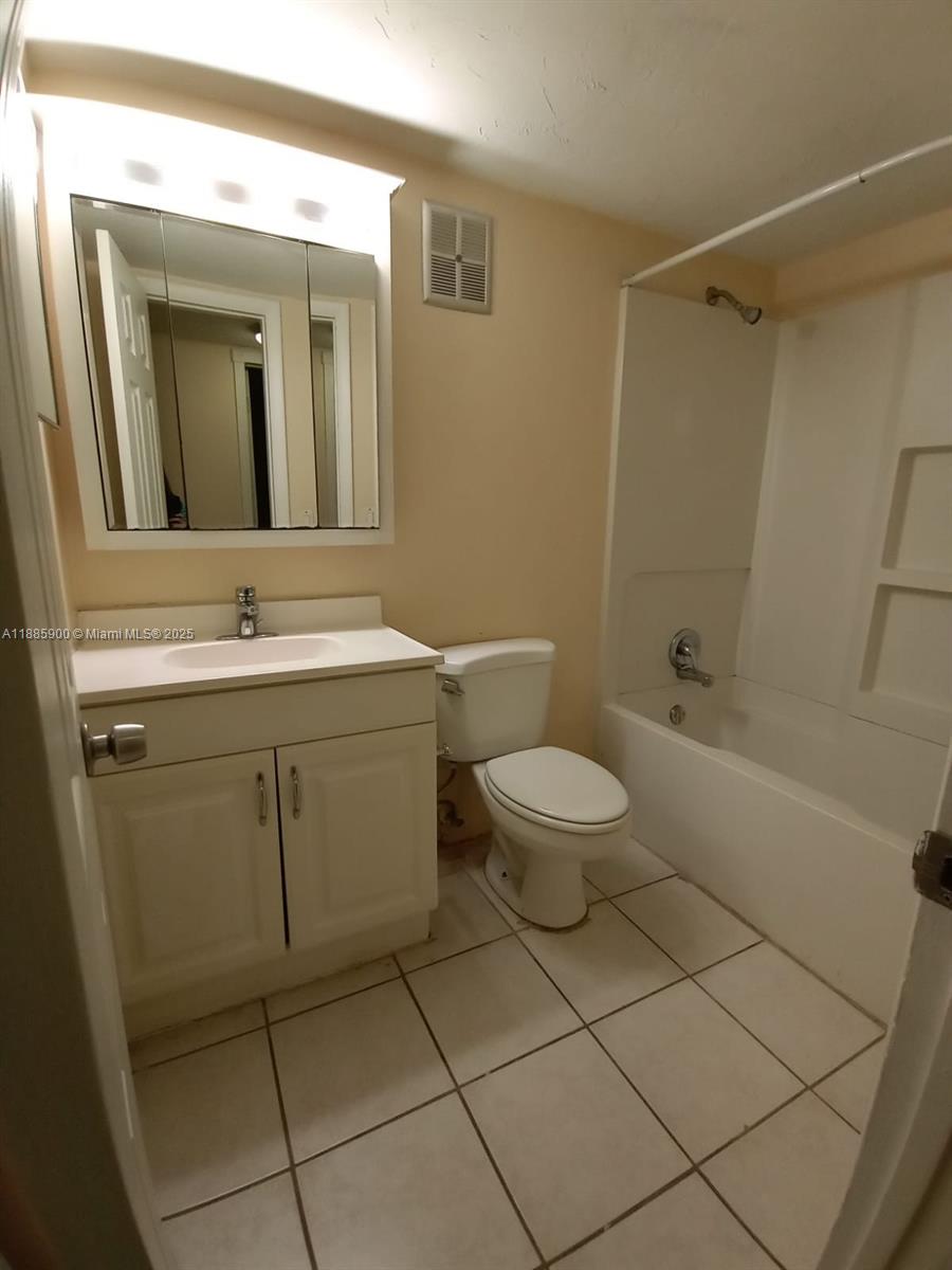 LAGO WEST CONDOMINIUM B - Residential