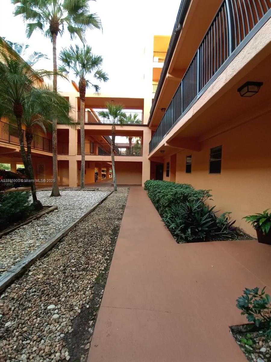 LAGO WEST CONDOMINIUM B - Residential