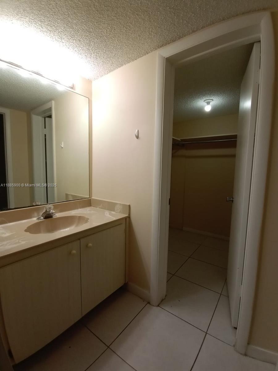 LAGO WEST CONDOMINIUM B - Residential