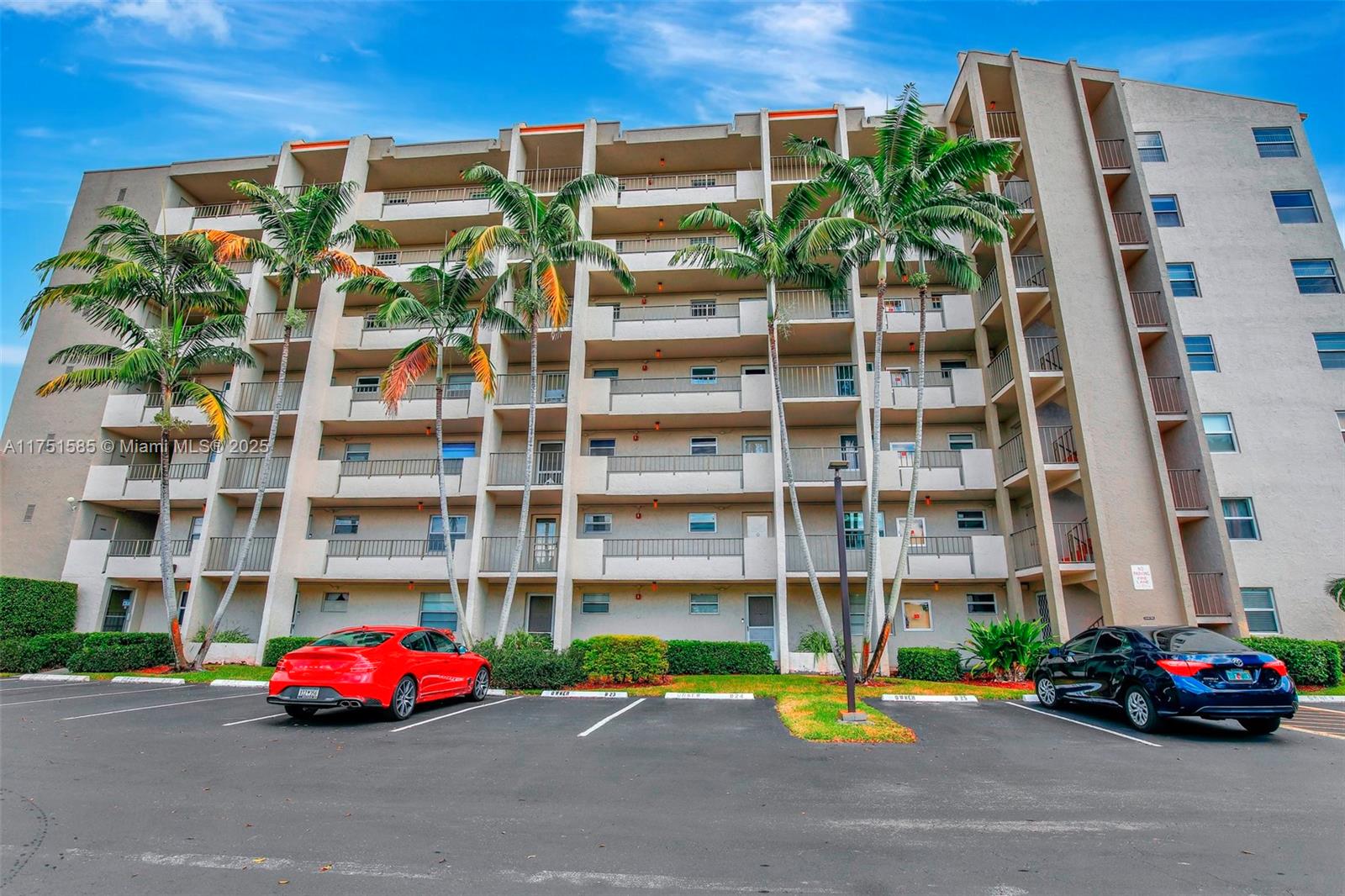 18TH HOLE AT INVERRARY CO - Residential