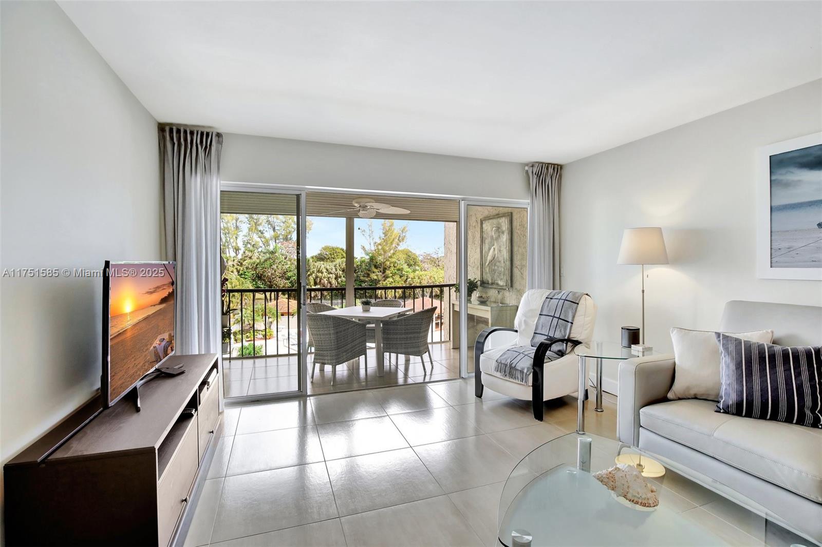 18TH HOLE AT INVERRARY CO - Residential