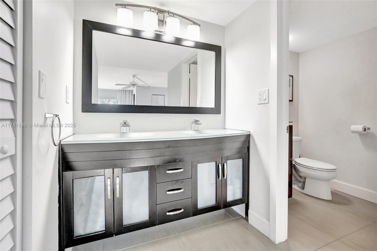 18TH HOLE AT INVERRARY CO - Residential