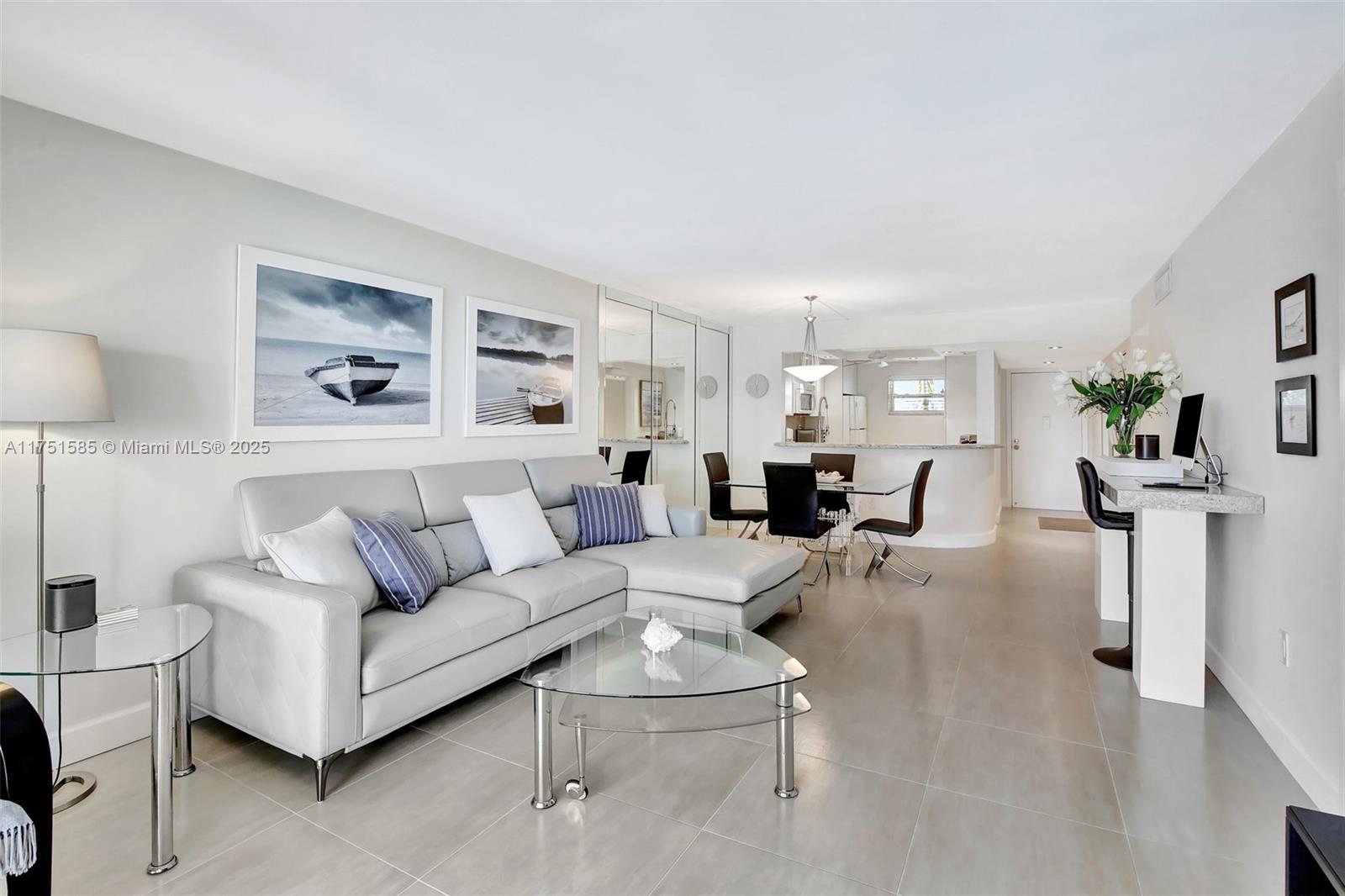 18TH HOLE AT INVERRARY CO - Residential