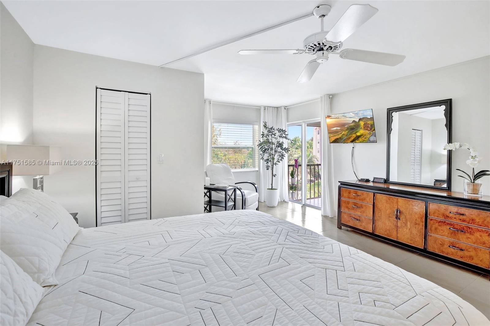 18TH HOLE AT INVERRARY CO - Residential