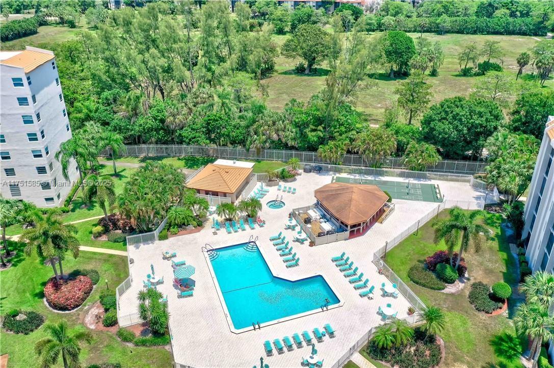 18TH HOLE AT INVERRARY CO - Residential