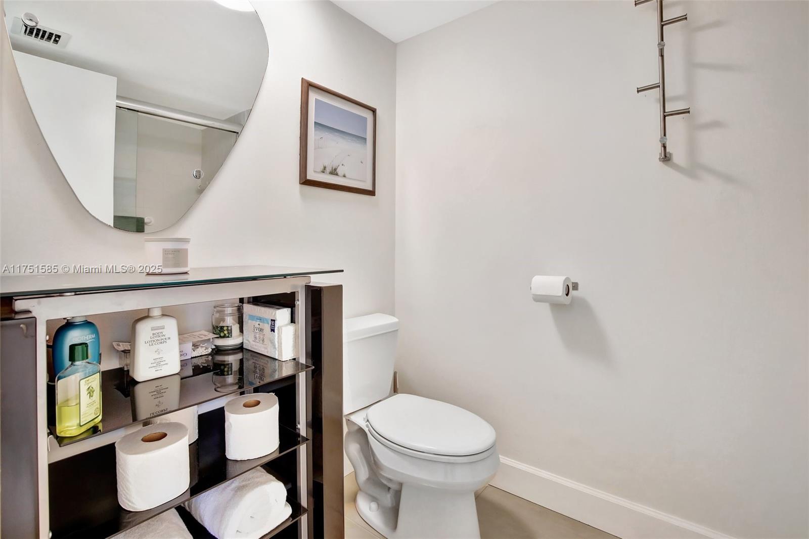 18TH HOLE AT INVERRARY CO - Residential