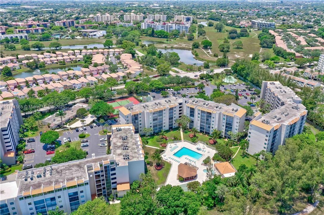 18TH HOLE AT INVERRARY CO - Residential