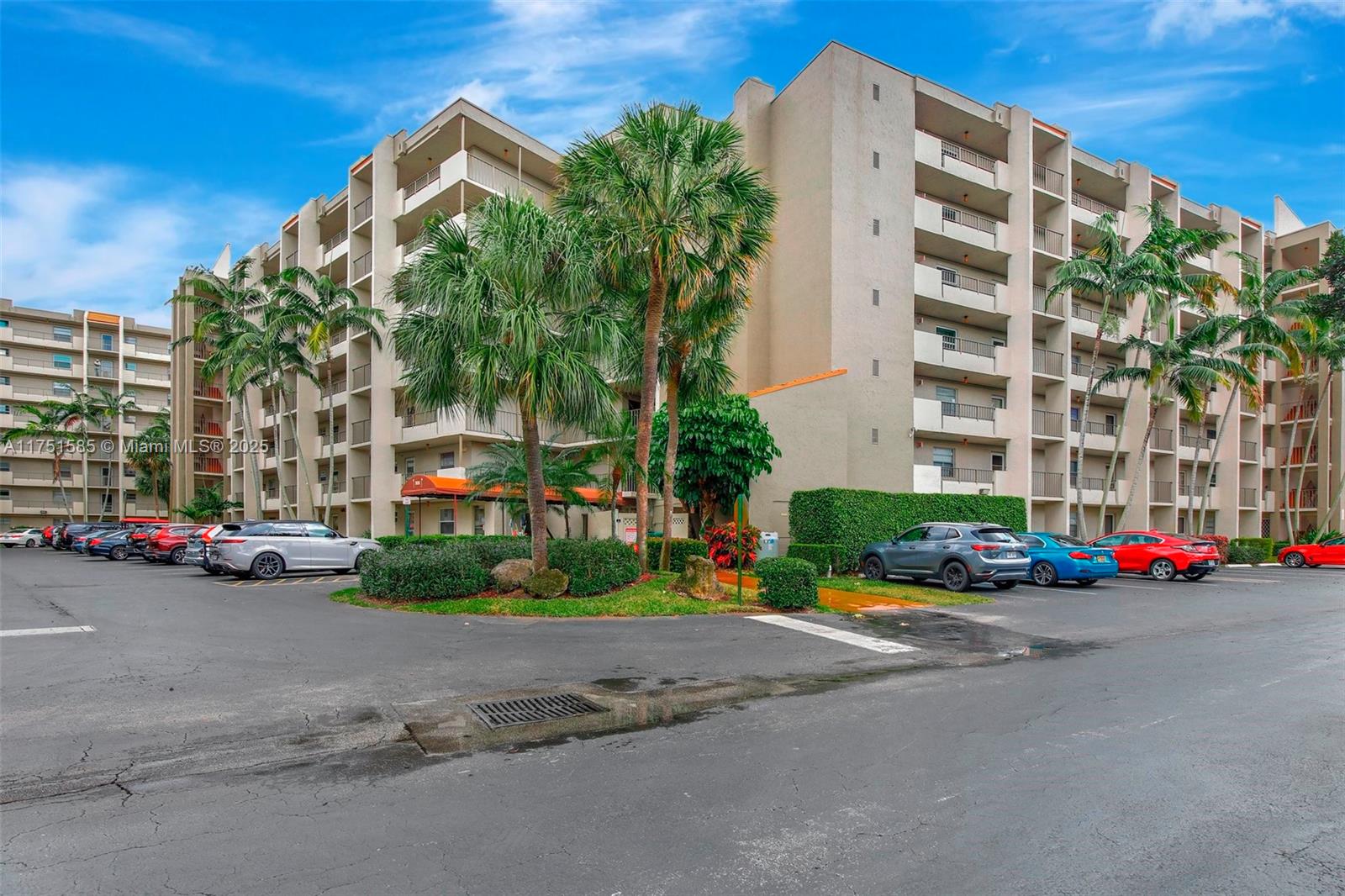 18TH HOLE AT INVERRARY CO - Residential