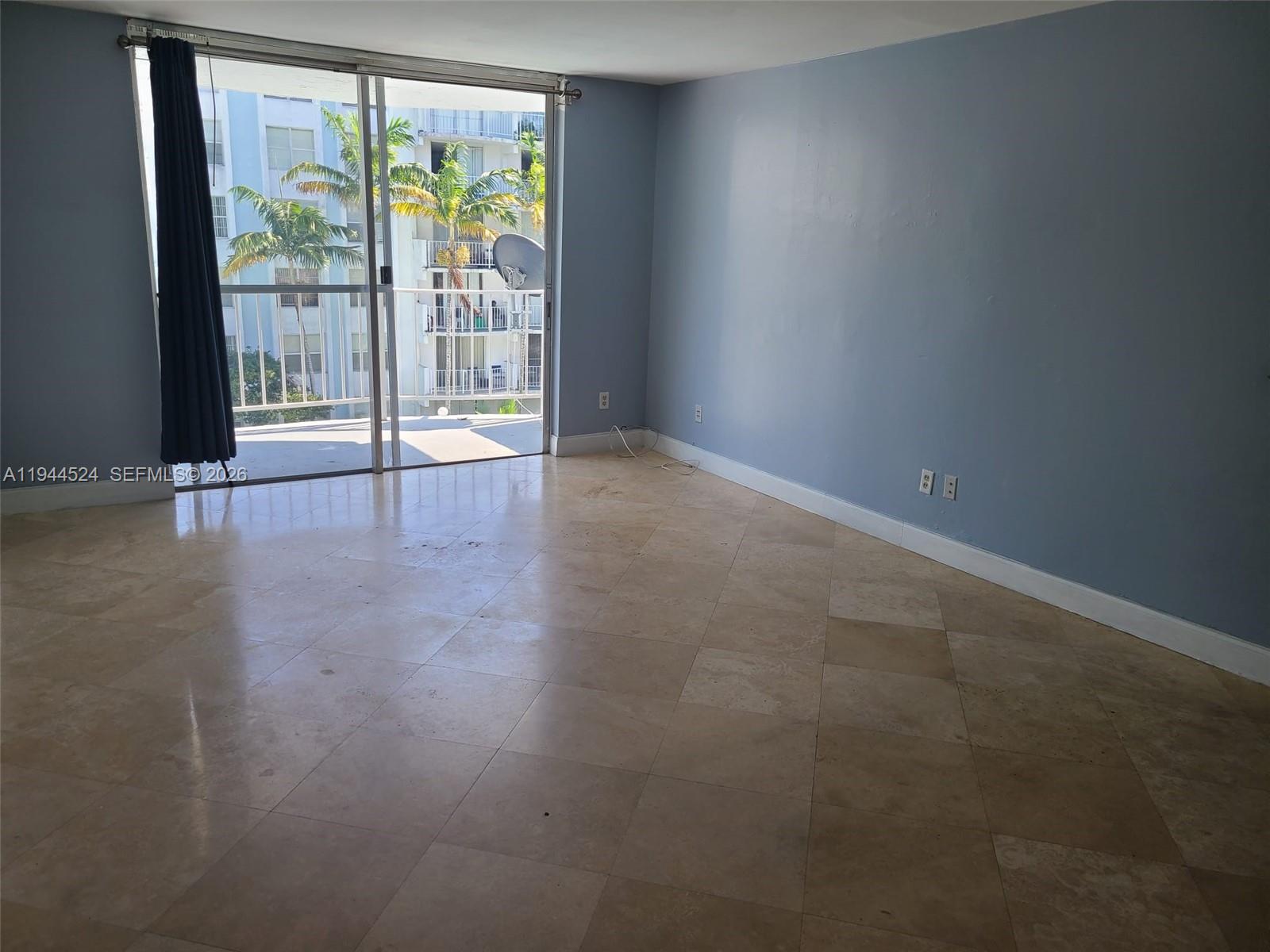 MONTECARLO CONDO - Residential