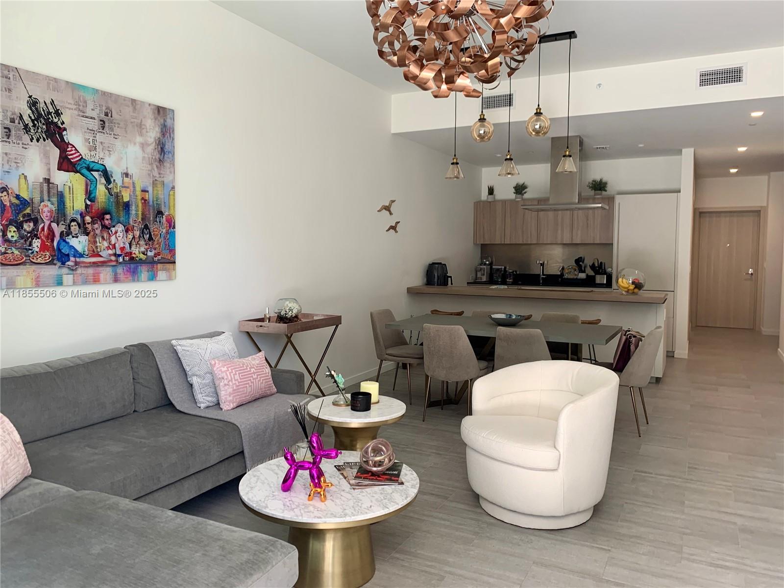 1000 Brickell Plz 1805