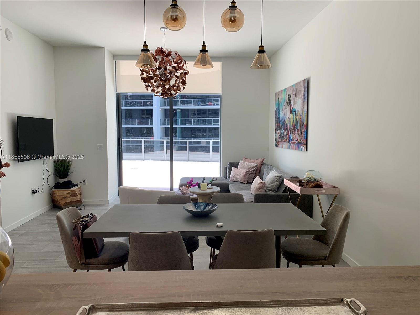 1000 Brickell Plz 1805