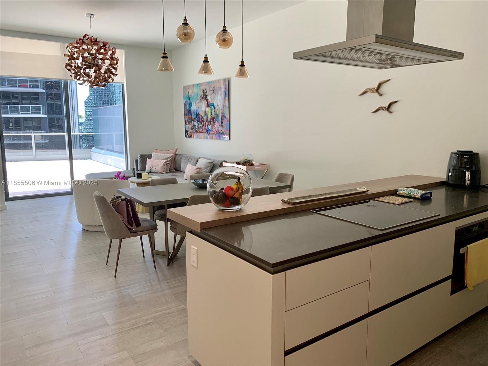 1000 Brickell Plz 1805