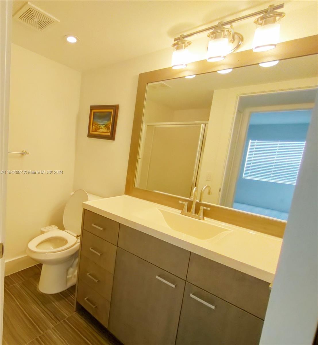 KINGS POINT BURGUNDY COND - Residential