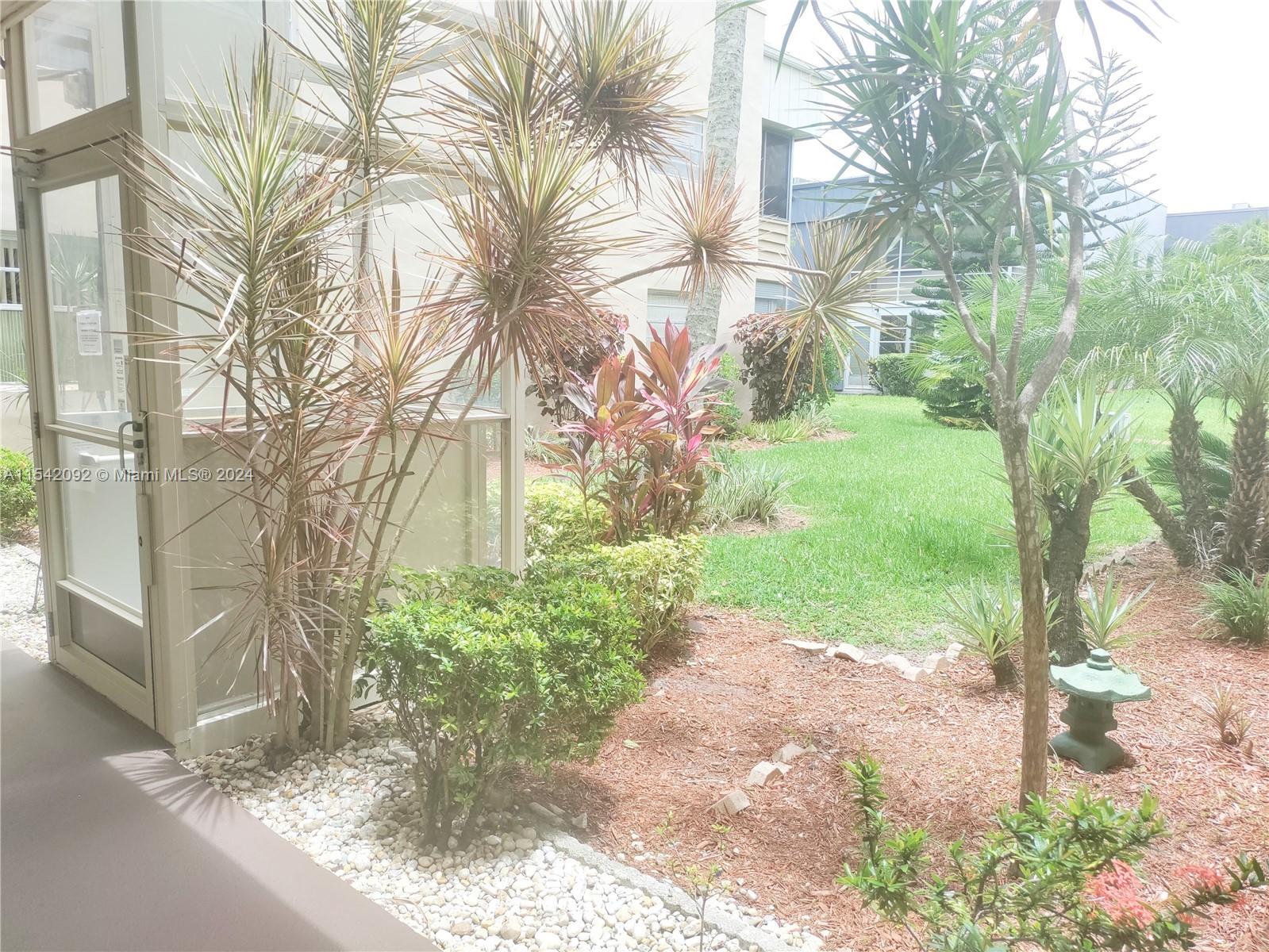 KINGS POINT BURGUNDY COND - Residential