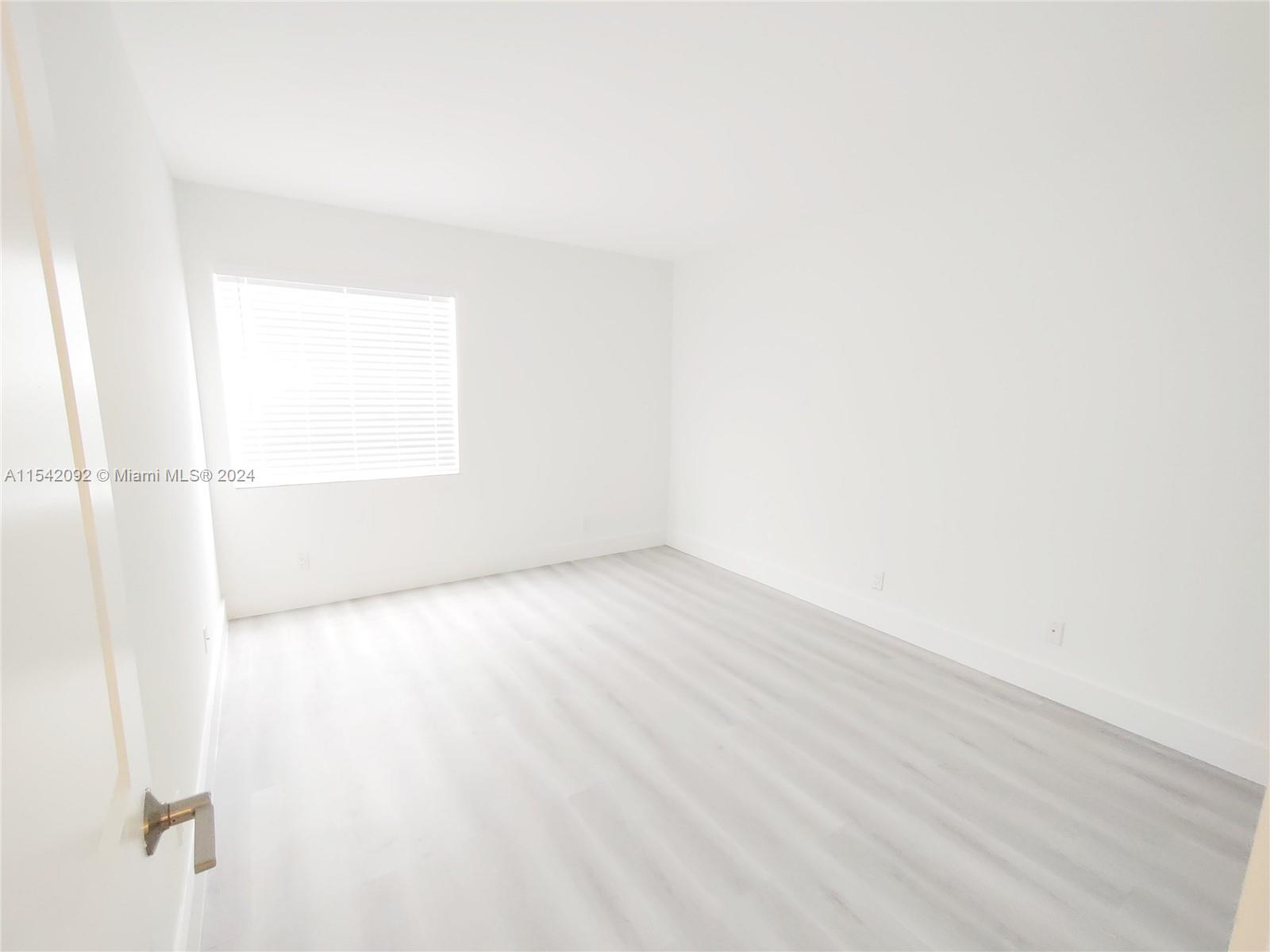 KINGS POINT BURGUNDY COND - Residential