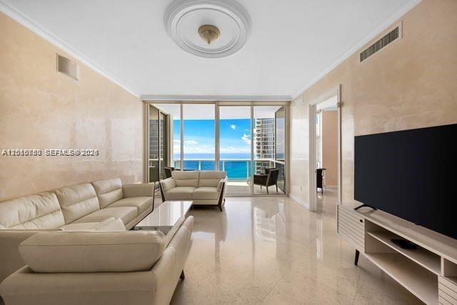 18101 Collins Ave 4702