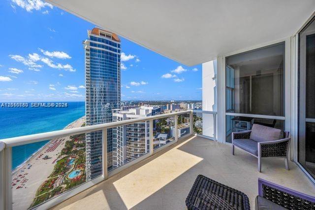 18101 Collins Ave 4702
