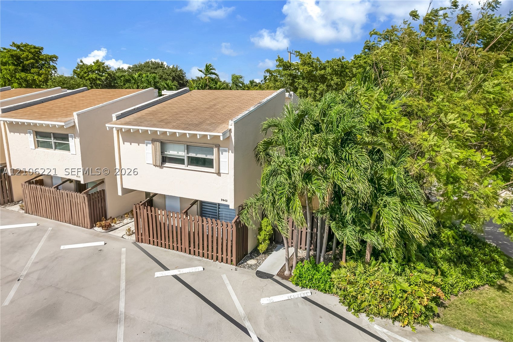 9043 Park Road Dr 9043