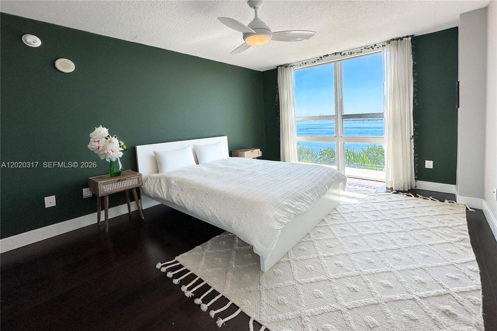 2000 N Bayshore Dr 614