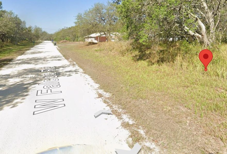 Avon Park, is a growing community, take advantage of this wonderful opportunity to build your dream home. Whether it's a modular home or a custom built residence. The lot is located in a vibrant residential community. With no HOA. Due your own diligence with the city.