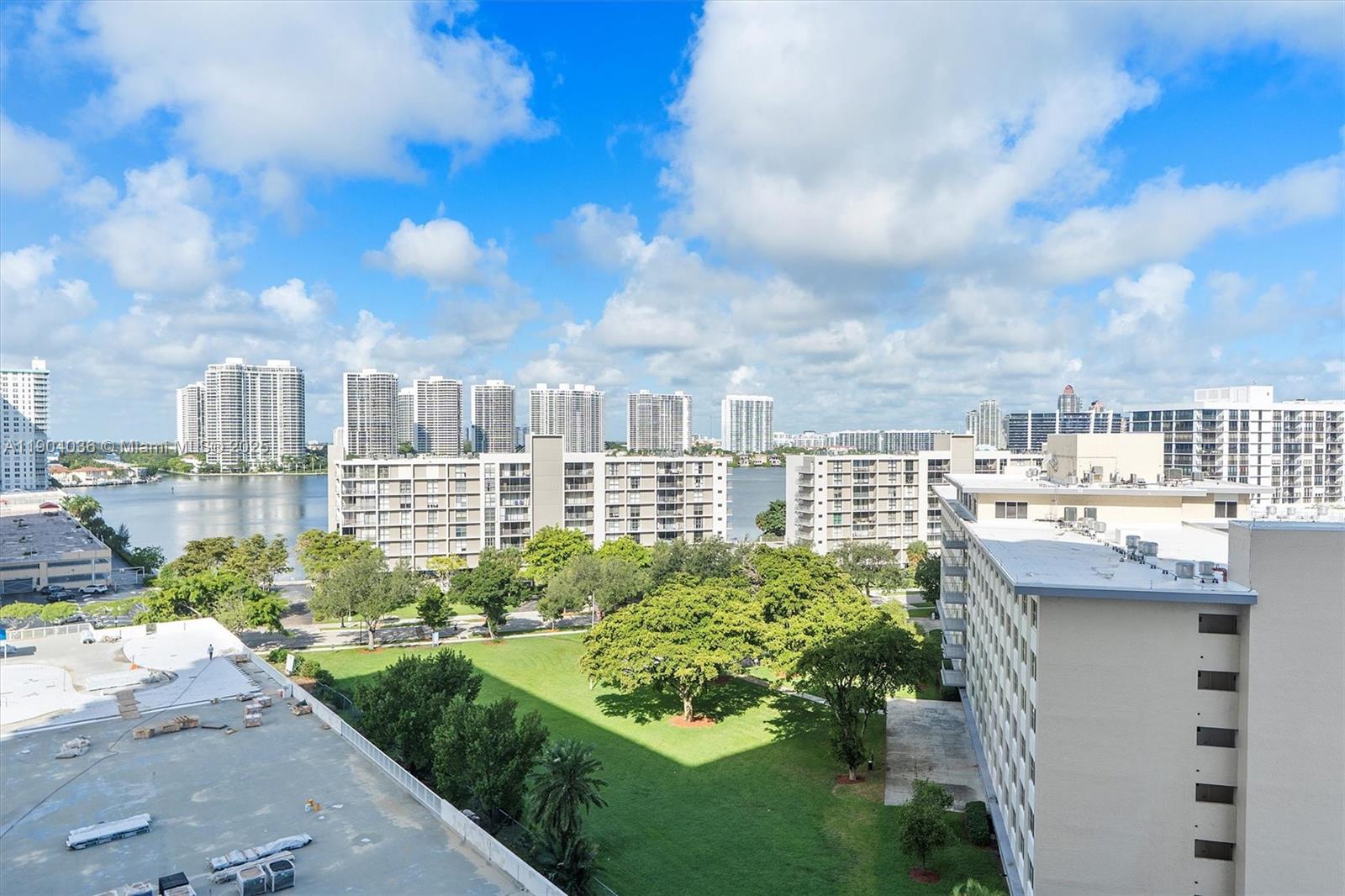 WINSTON TOWERS 400 CONDO - Residential