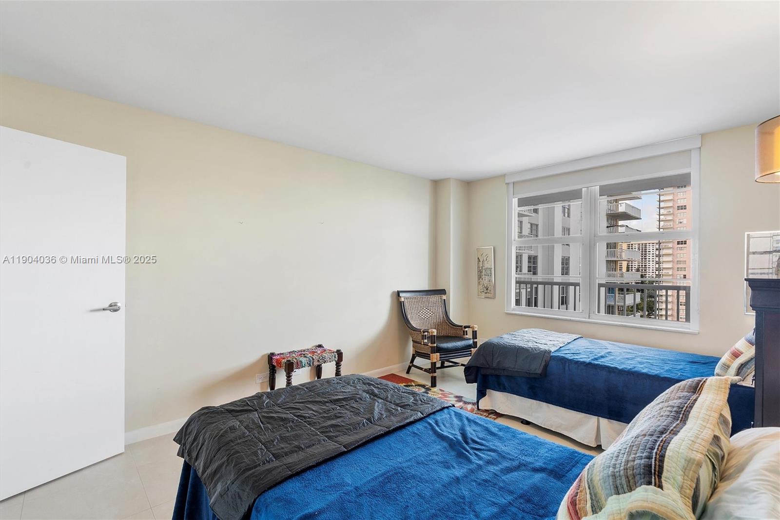 WINSTON TOWERS 400 CONDO - Residential