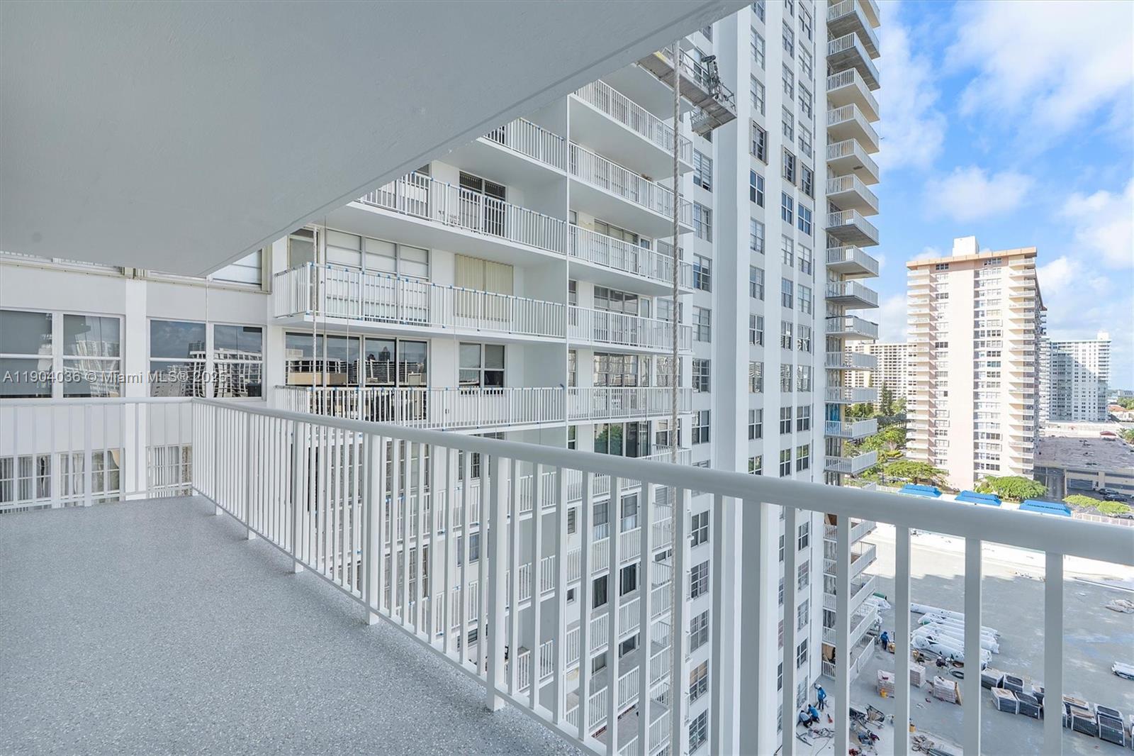 WINSTON TOWERS 400 CONDO - Residential