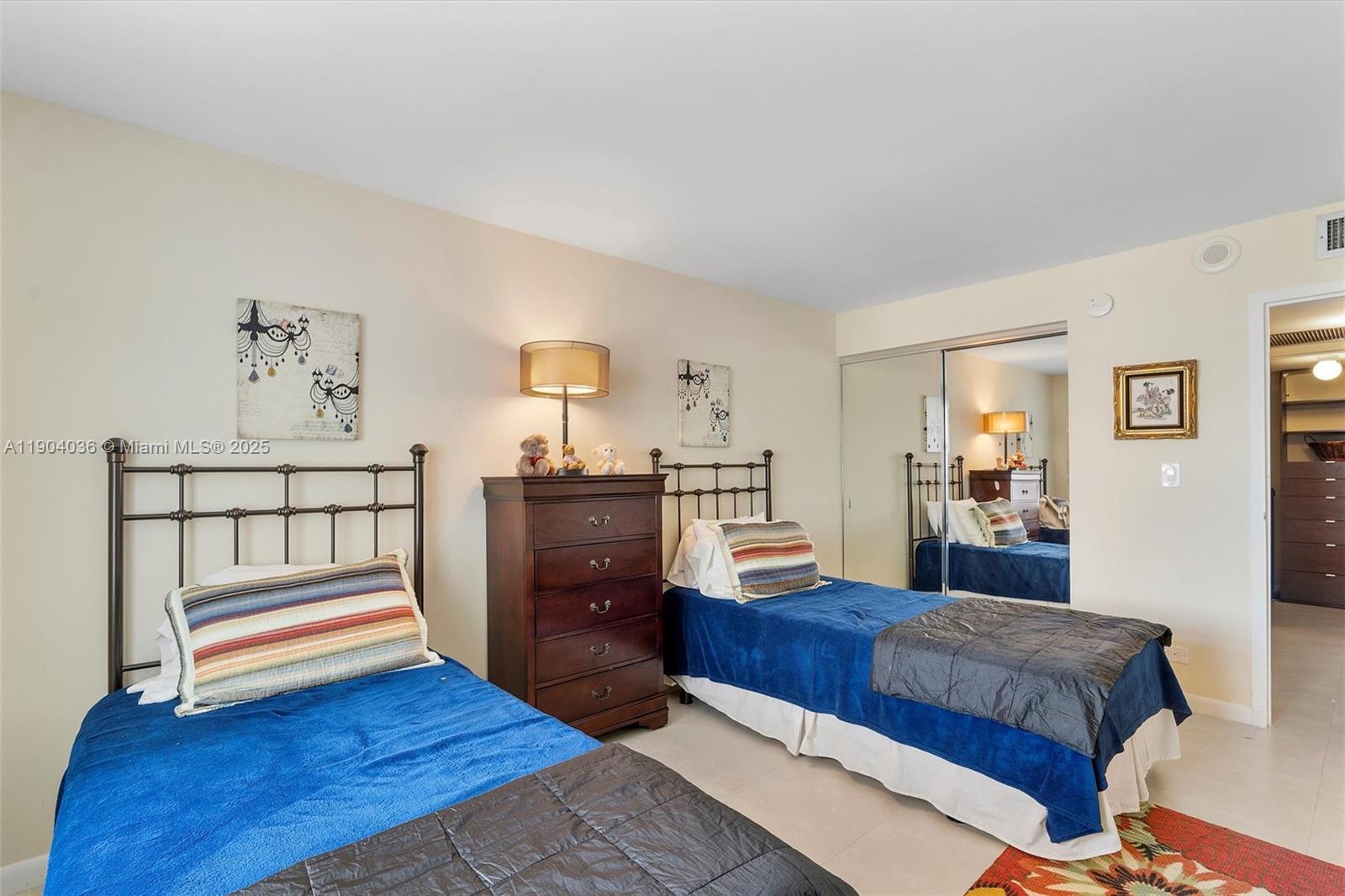 WINSTON TOWERS 400 CONDO - Residential