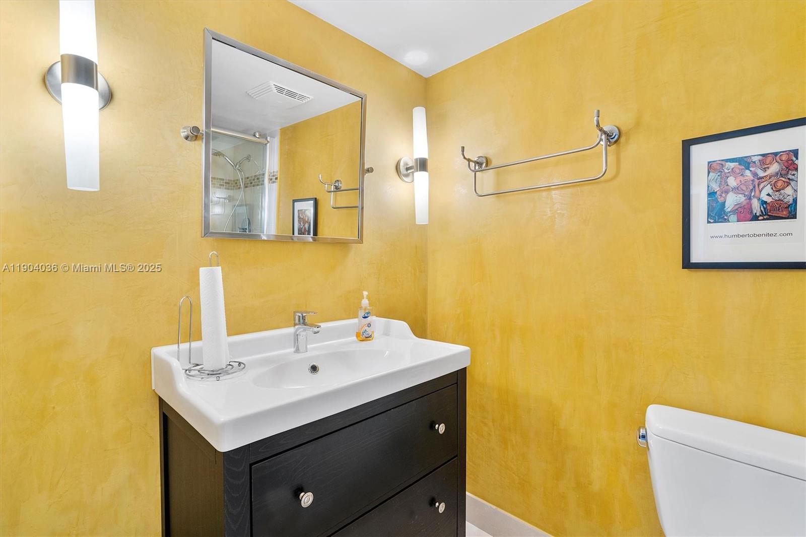 WINSTON TOWERS 400 CONDO - Residential