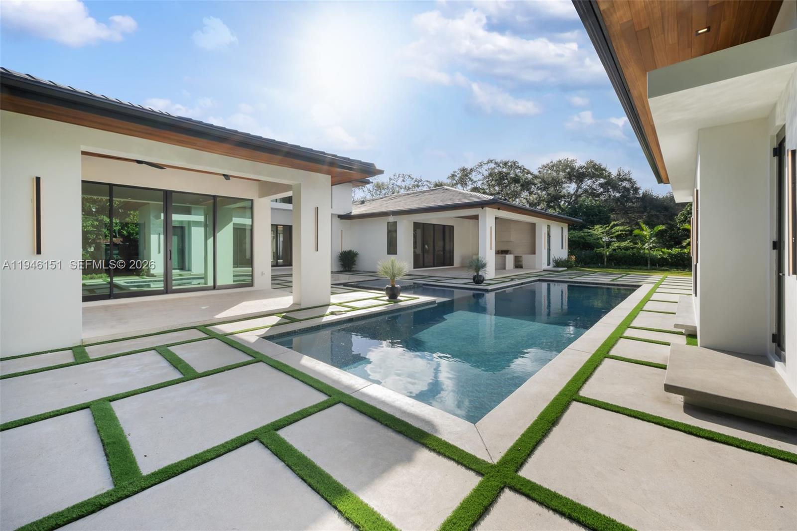 SUNILAND ESTATES 1ST ADDN - Residential