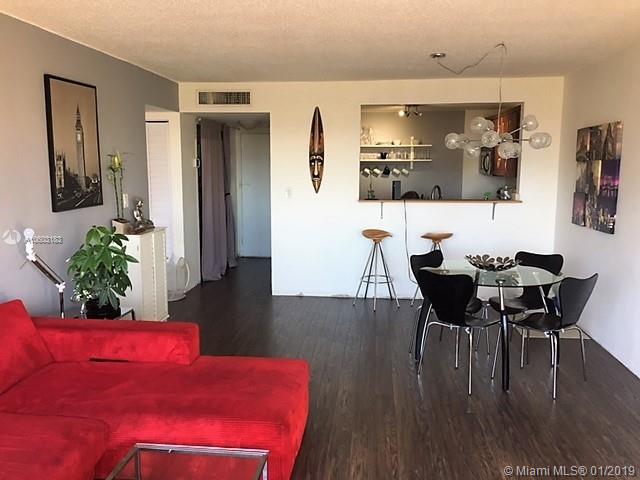 DADELAND PLACE CONDO - Residential