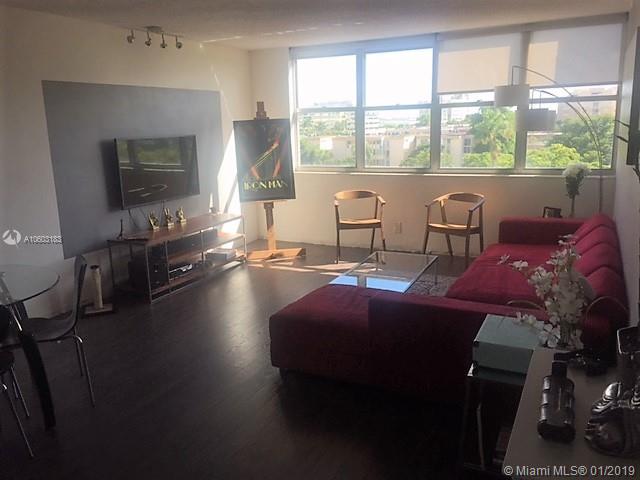 DADELAND PLACE CONDO - Residential