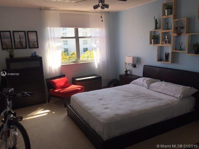 DADELAND PLACE CONDO - Residential