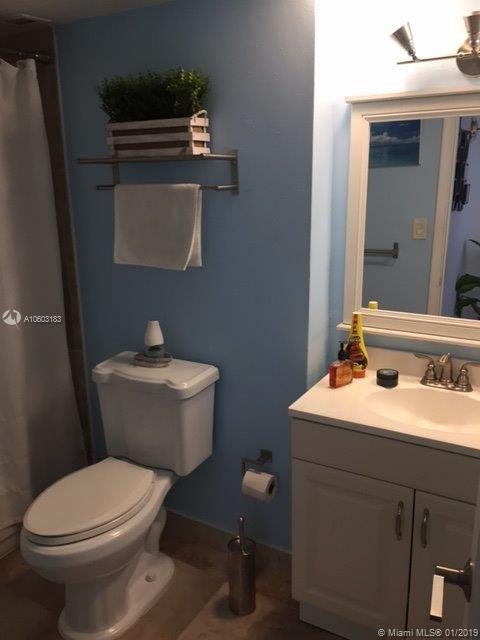 DADELAND PLACE CONDO - Residential