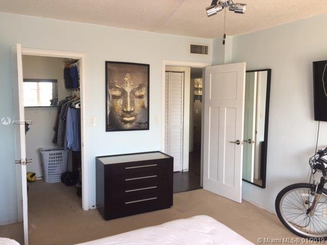 DADELAND PLACE CONDO - Residential