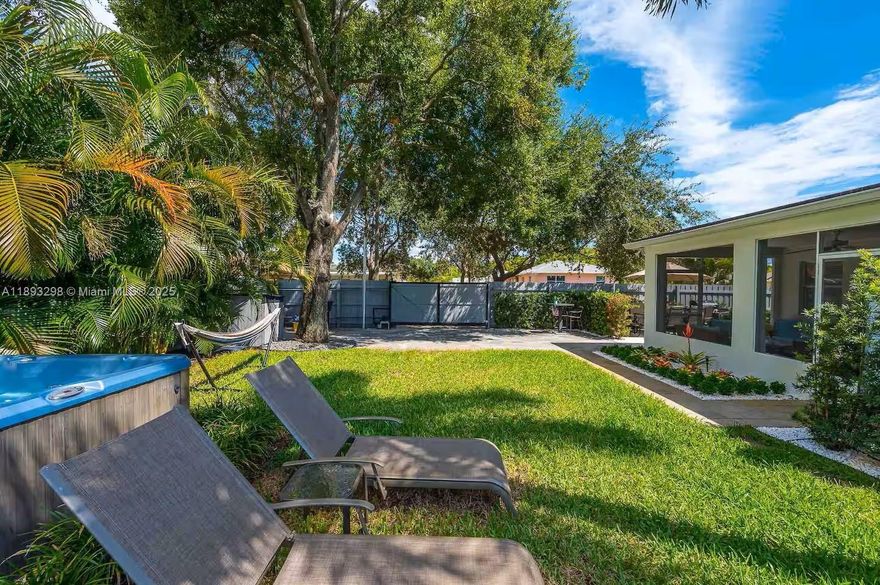 Cozy home in a peaceful neighborhood, perfect for relaxation or entertaining. Unwind in the private Jacuzzi after a long day, or host friends in the outdoor area with a grill and comfortable seating. Enjoy a lovely backyard surrounded by trees and birds.
Conveniently located near Palm Beach and downtown West Palm Beach shopping destinations such as Worth Avenue and Tanger Outlets. Cultural attractions like the Kravis Center, Norton Museum, and Flagler Museum are all within 10 minutes. Beautiful beaches are just a short 5–10 minute drive away — whether you prefer Phil Foster Park or Palm Beach.
Everything you love and didn’t know you needed, all in one charming retreat!