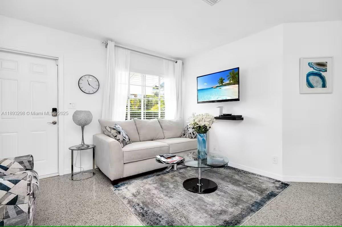 NORTH PALM BCH 3 - Residential Lease